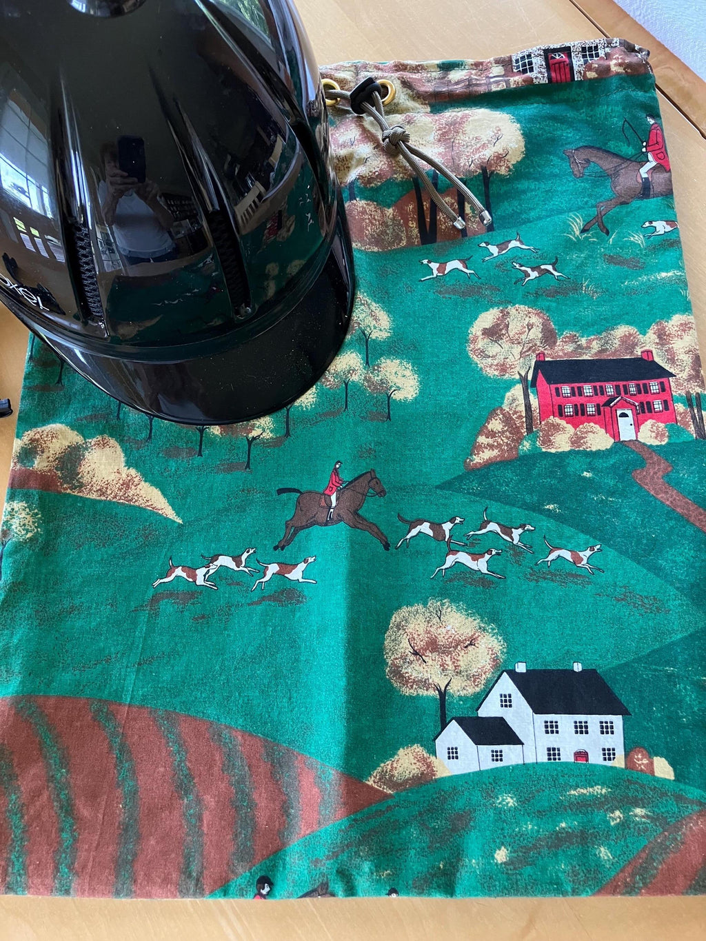 Equestrian Helmet Bags//Americana Hunt Scenes//Fox Hunting//Horses//Drawstring Bag//waterproof lining
