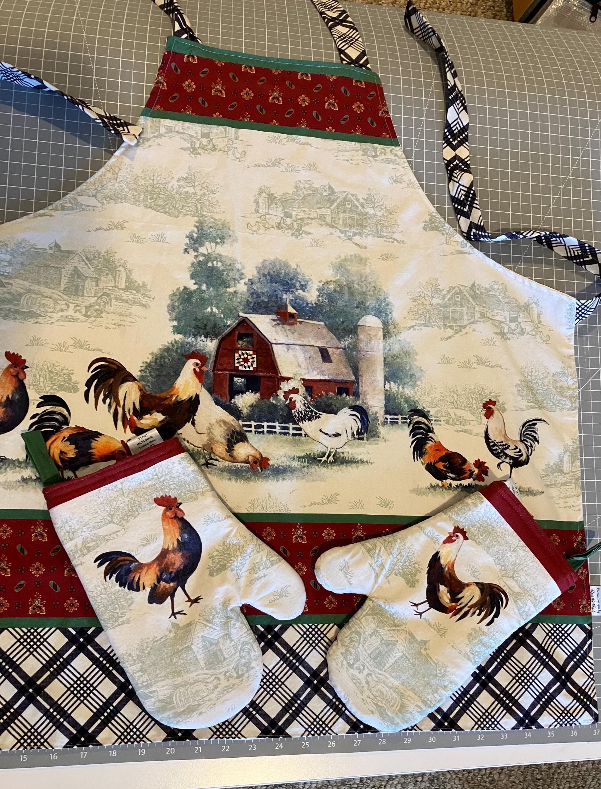 Chickens in the Farmyard Apron and Matching Oven Mitts