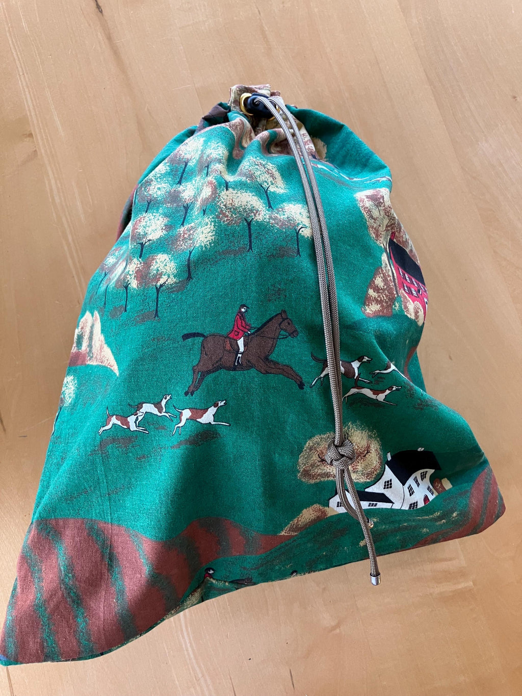 Equestrian Helmet Bags//Americana Hunt Scenes//Fox Hunting//Horses//Drawstring Bag//waterproof lining