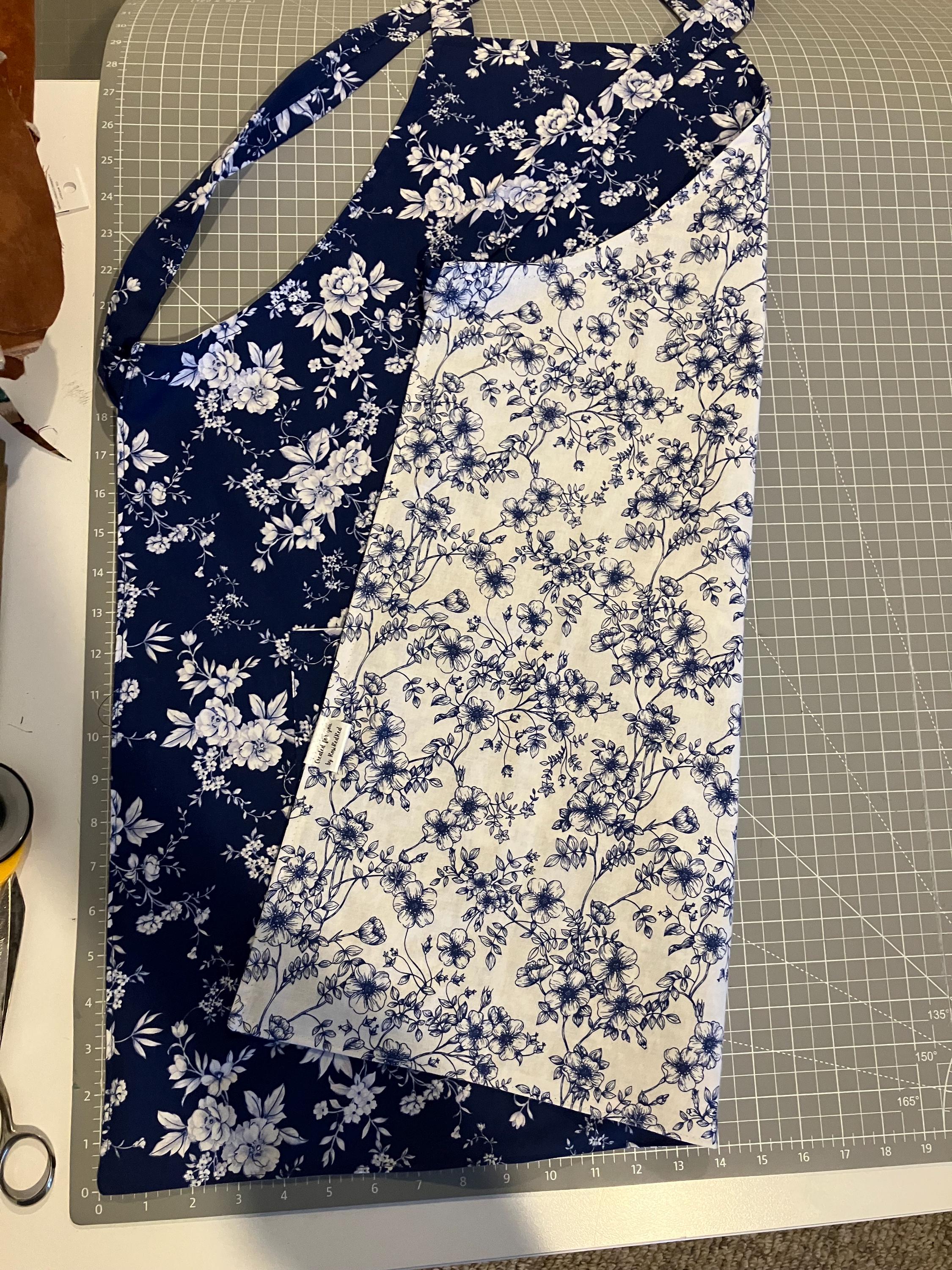 Blue and White Floral Apron//Matching Hot Pad//Matching Cozy// Kitchen//Craft//Garden//Outdoor