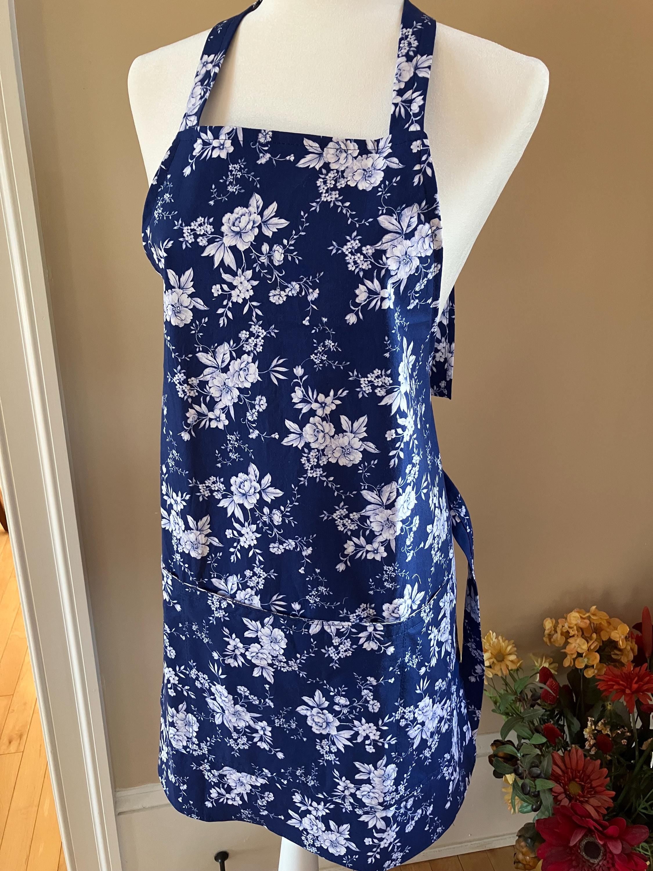 Blue and White Floral Apron//Matching Hot Pad//Matching Cozy// Kitchen//Craft//Garden//Outdoor