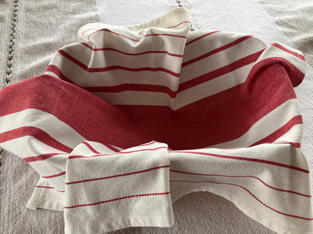 Red and Cream Striped Towels//Moda 100% Cotton Kitchen Towels//tea towel//dish towel//kitchen gift//housewarming/