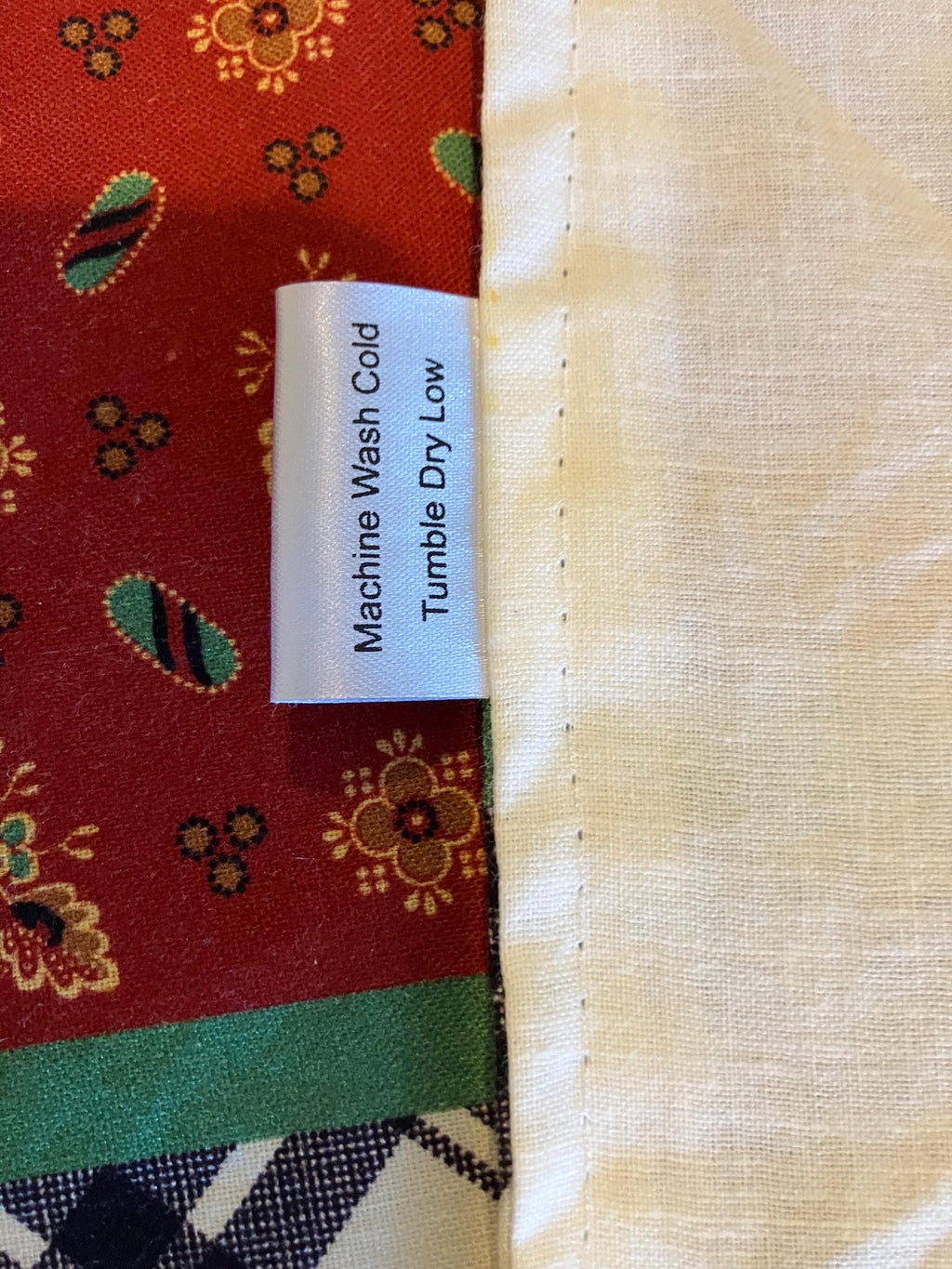 Chickens in the Farmyard Apron and Matching Oven Mitts